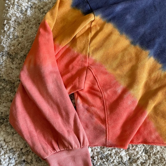 Victoria’s Secret Pink Tie-Dye Crop top - Picture 4 of 4